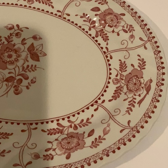 Red and Cream Oval Platter - Picture 3 of 15